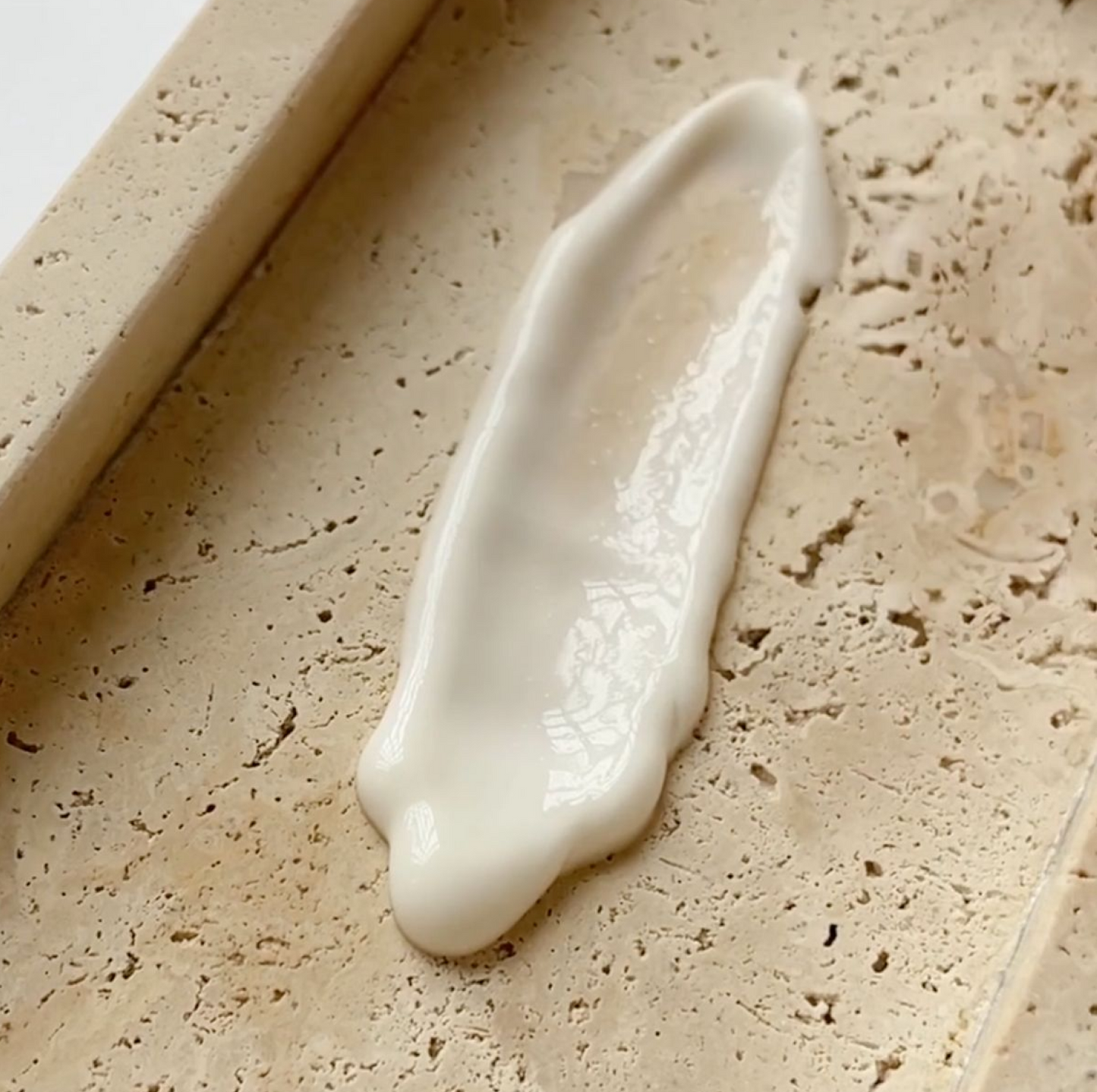 COMFORT CLEANSING MILK, latte detergente idratante e lenitivo