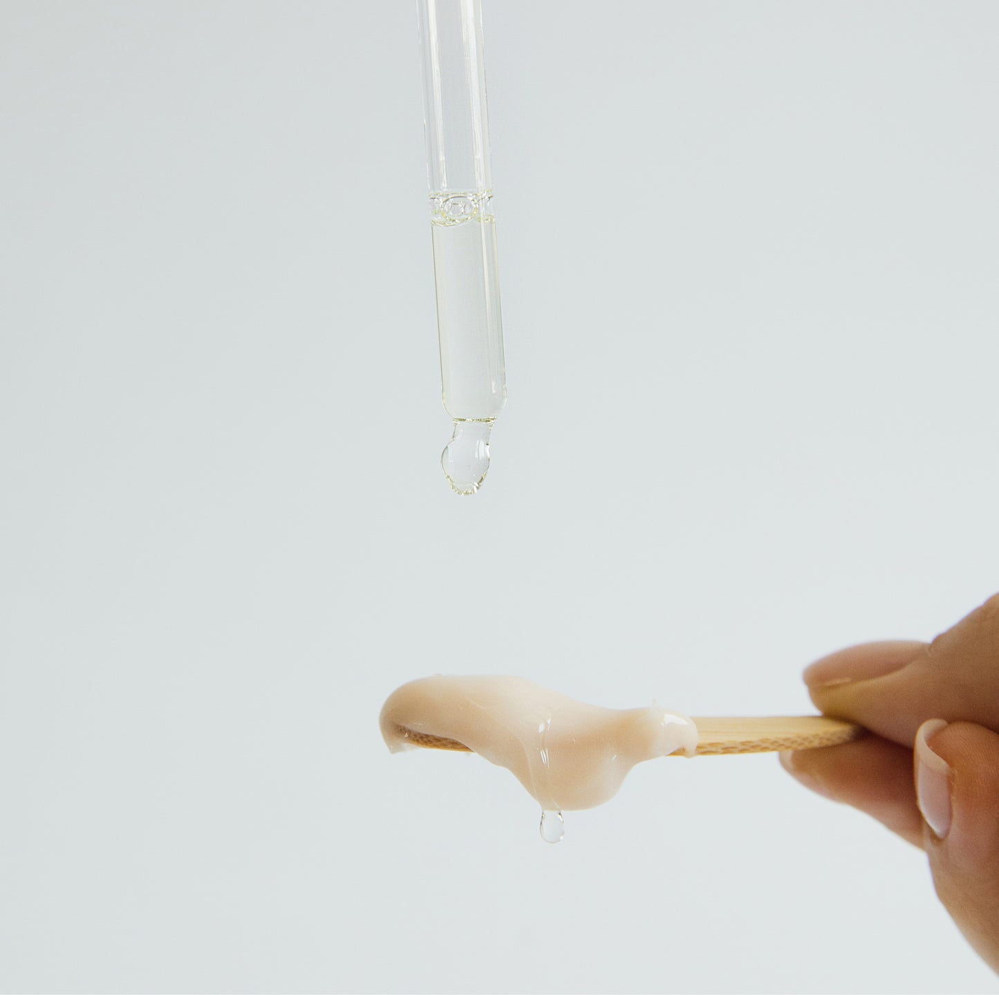 ESSENTIAL ROUTINE, routine serale nutriente ed illuminante